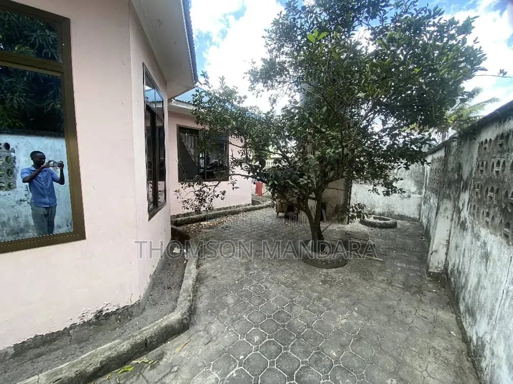 3bdrm House in Ukonga for sale