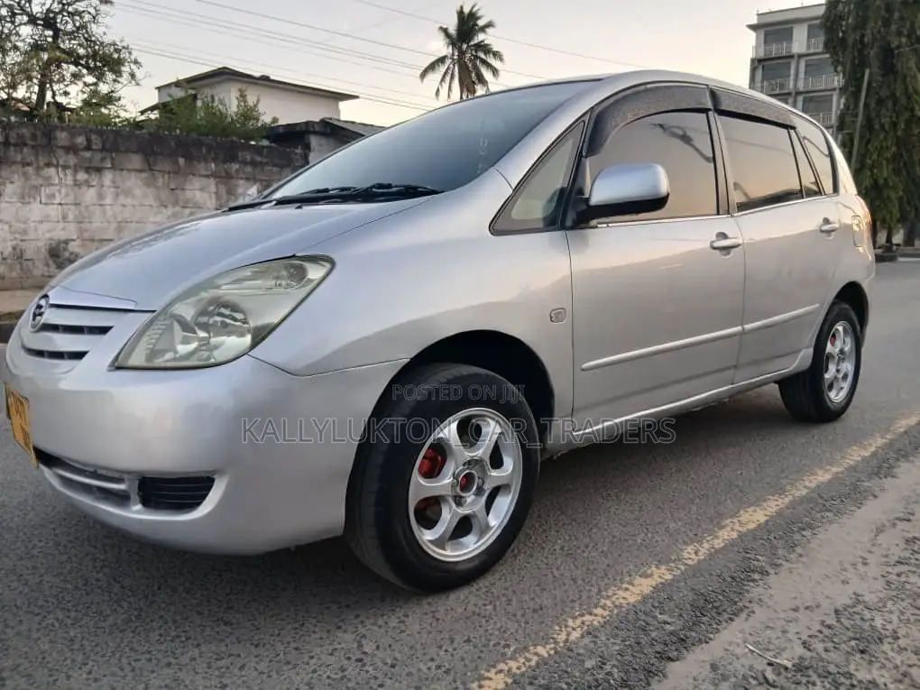 Toyota Corolla Spacio 2004 Silver