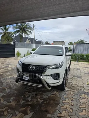 Toyota Fortuner 2024 White