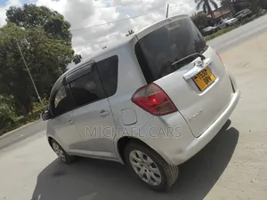 Toyota Ractis 2008 Silver