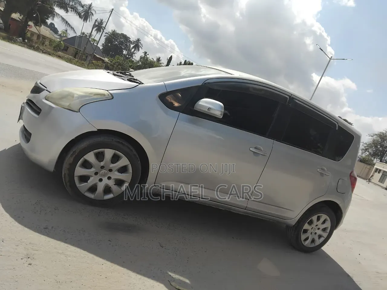 Toyota Ractis 2008 Silver