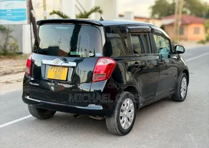 Toyota Ractis 1.5 AWD 2006 Black