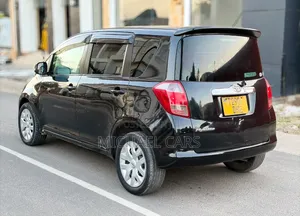 Toyota Ractis 1.5 AWD 2006 Black