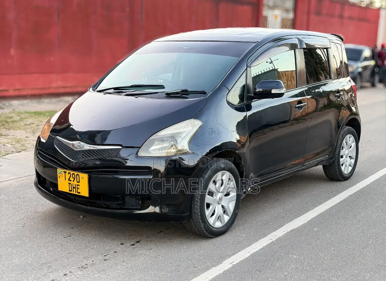 Toyota Ractis 1.5 AWD 2006 Black