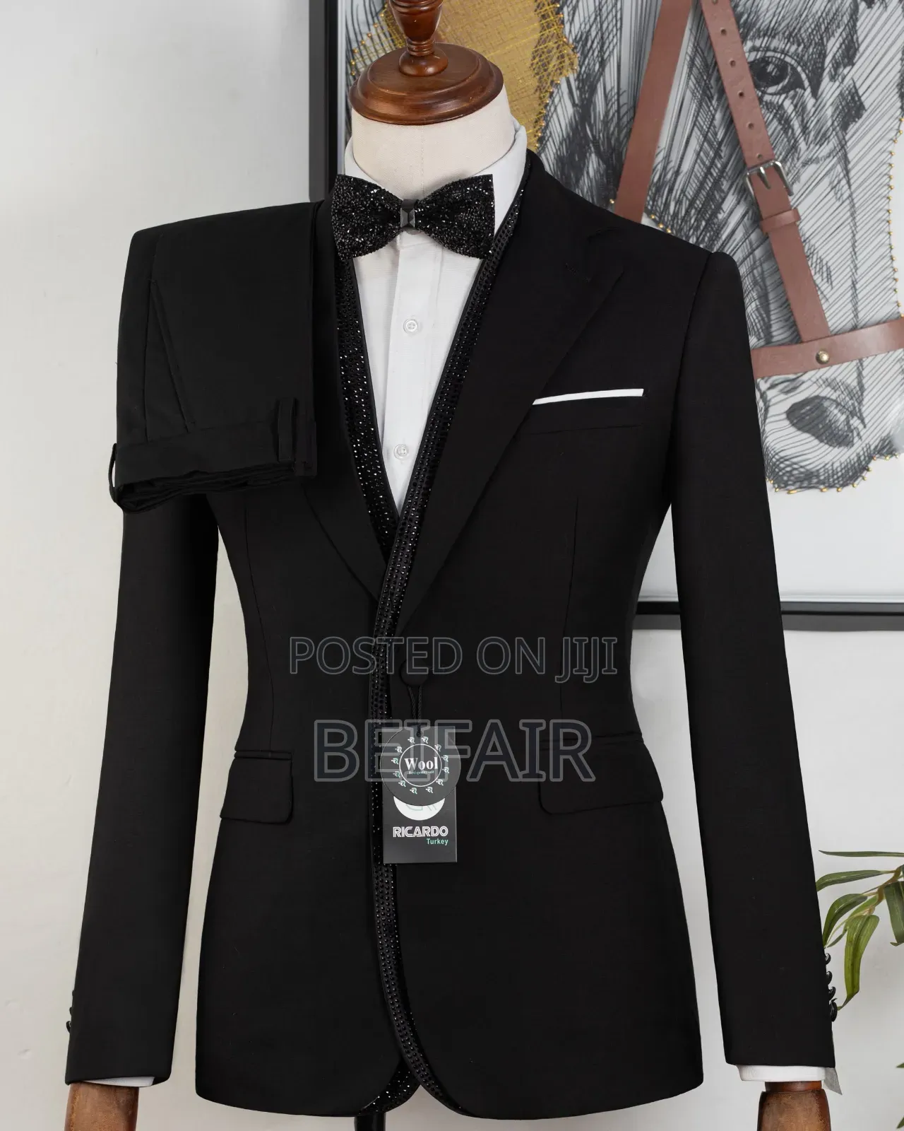 Suits Mpya Nyeusi Kali