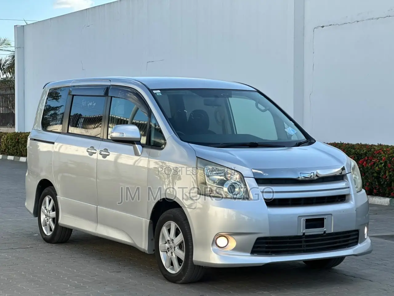 Toyota Noah 2008 Silver