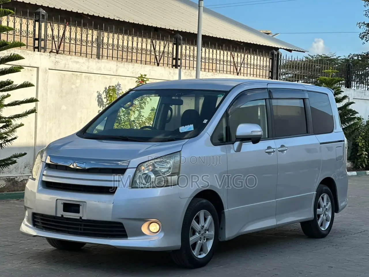 Toyota Noah 2008 Silver