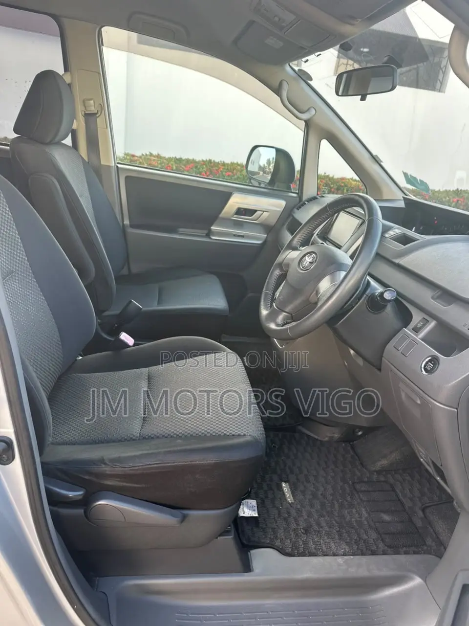 Toyota Noah 2008 Silver