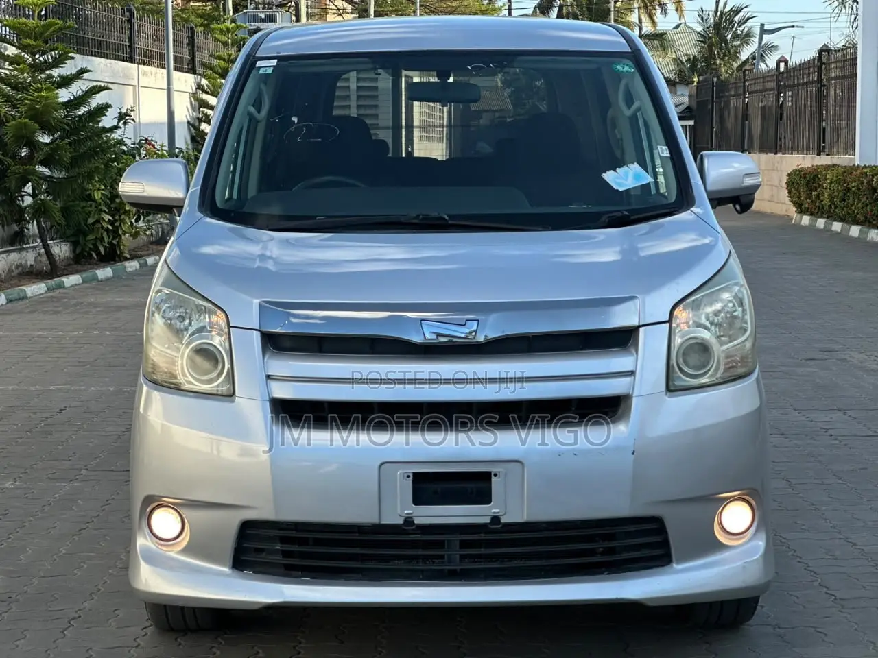 Toyota Noah 2008 Silver