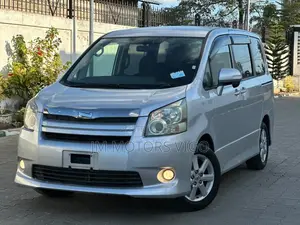 Toyota Noah 2008 Silver
