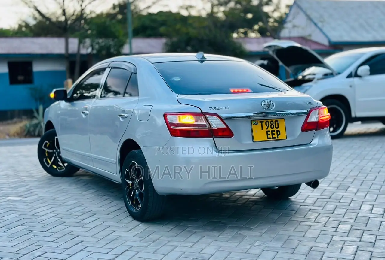 Toyota Premio 2010 Silver
