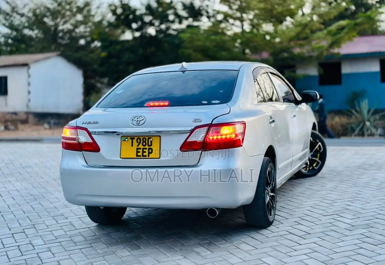 Toyota Premio 2010 Silver