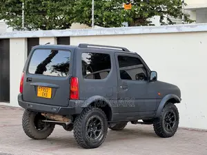 Suzuki Jimny 2000 Black
