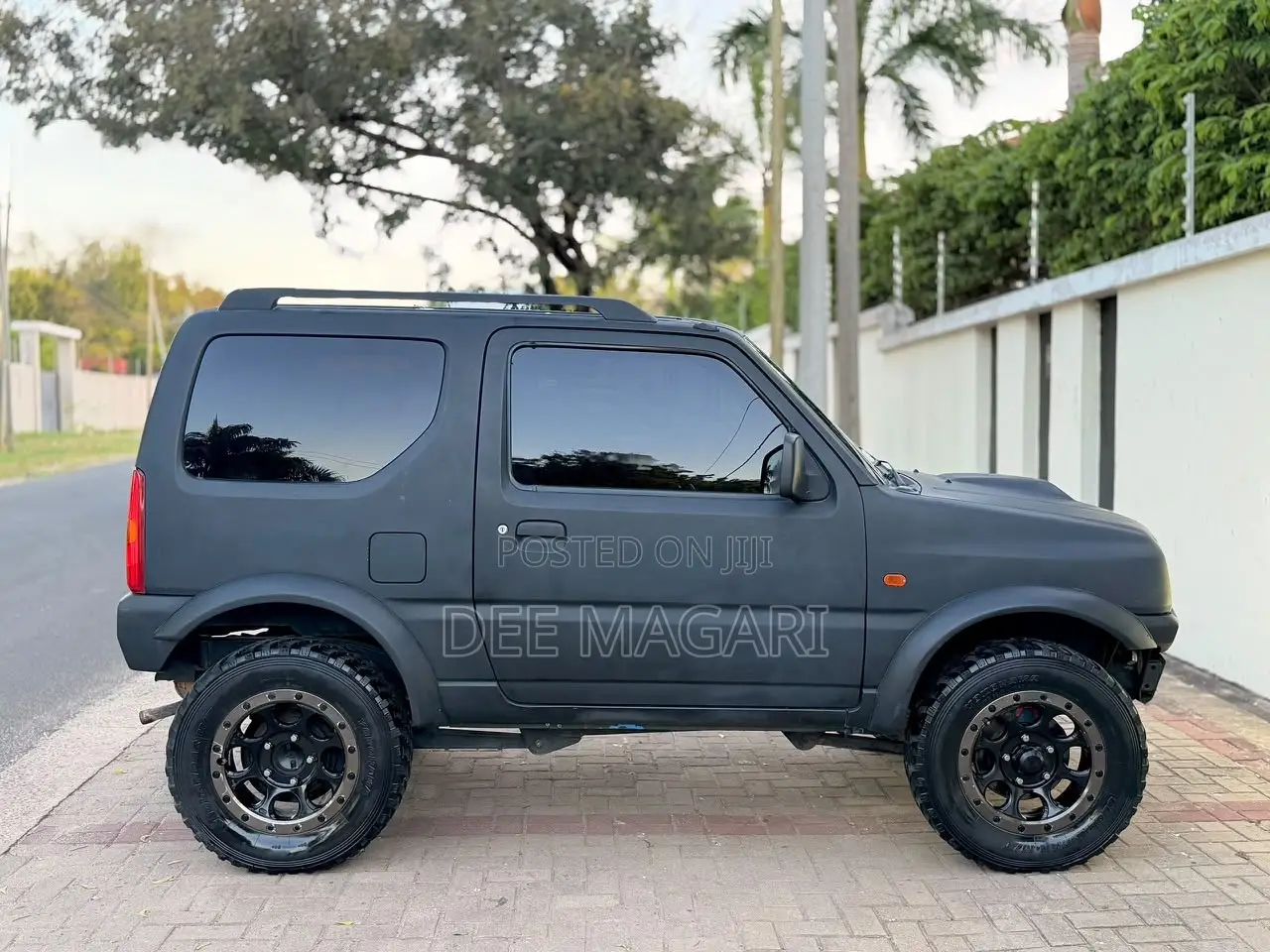 Suzuki Jimny 2000 Black