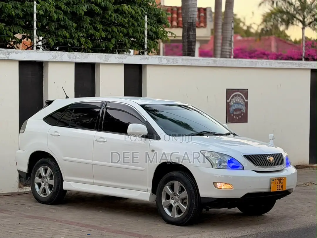 Toyota Harrier 2005 White