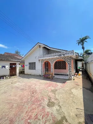 Kiwanja Kinauzwa Mbezi Beach Kwa Zena