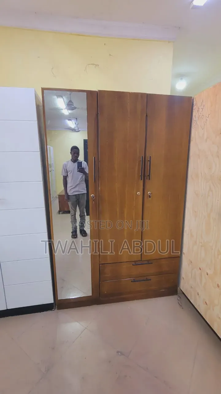 Kabat Milango Mitatu