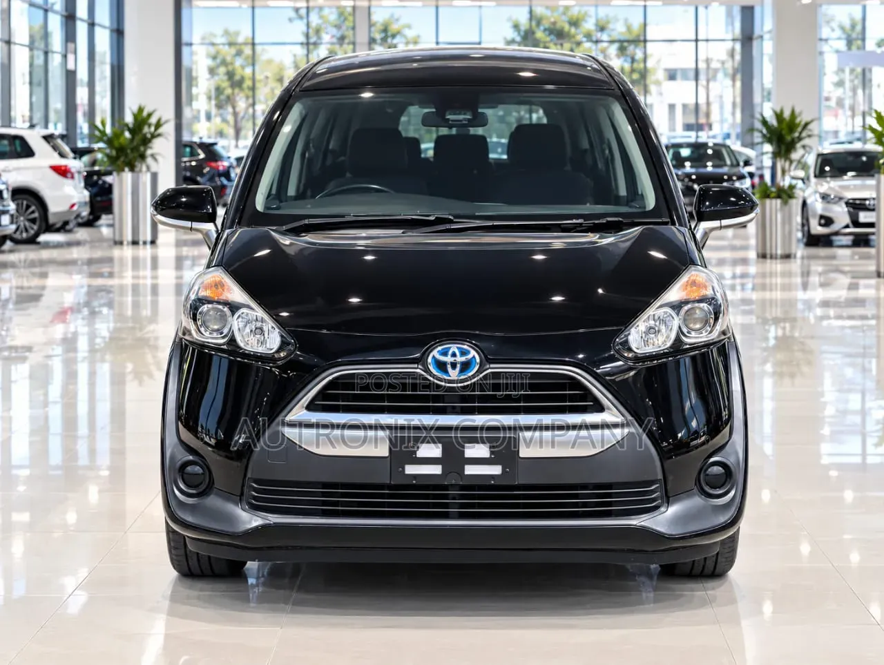 Toyota Sienta 1.5 Hybrid FWD 2016 Black