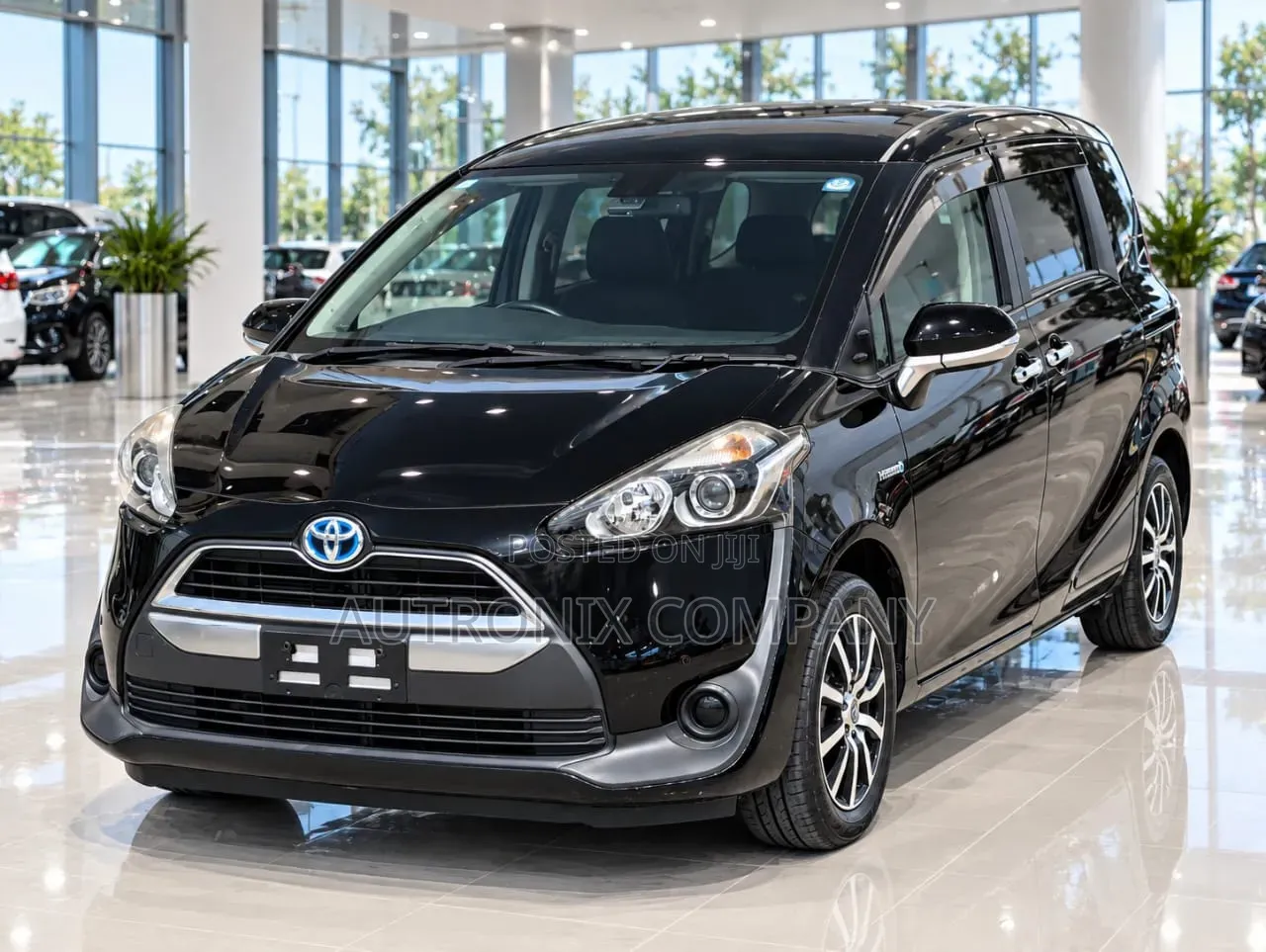 Toyota Sienta 1.5 Hybrid FWD 2016 Black