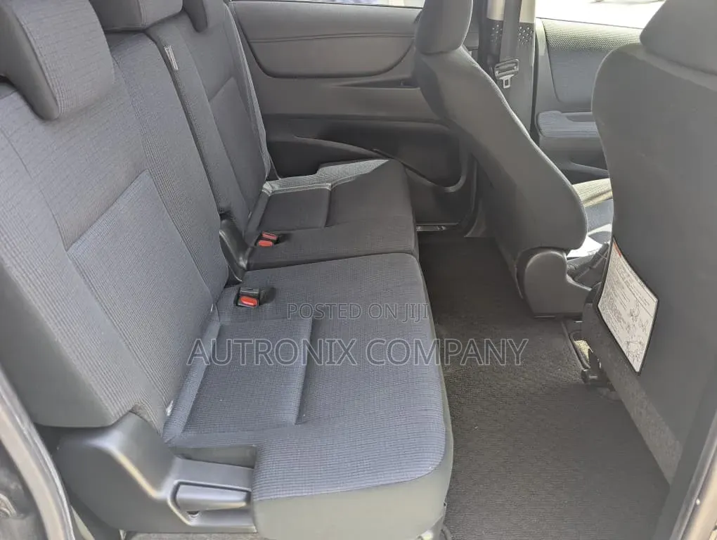 Toyota Sienta 1.5 Hybrid FWD 2016 Black