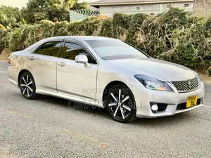 Toyota Crown 2010 Silver