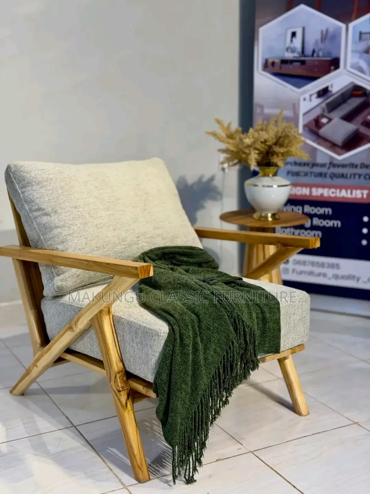 Modern Armchair Na Mbao Ngumu Ni Classic Sana