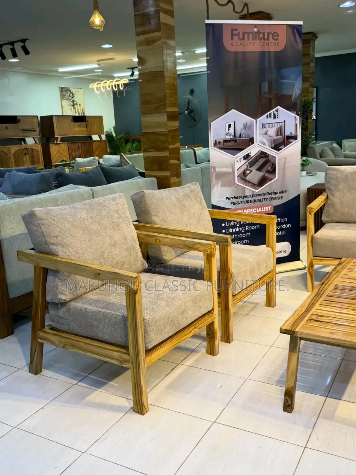 Modern Armchair Na Mbao Ngumu Ni Classic Sana