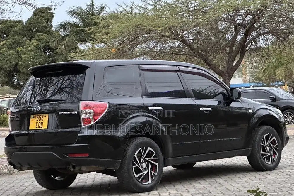 Subaru Forester 2011 Black