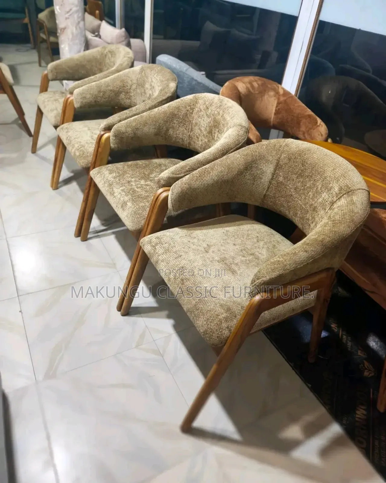 Simple Armchair Mbao Ni Mtiki