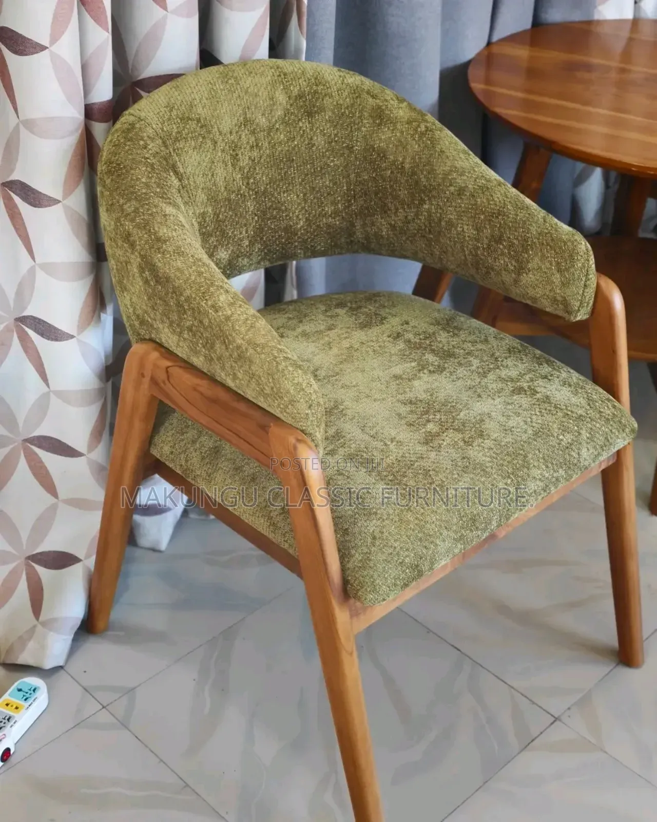 Simple Armchair Mbao Ni Mtiki