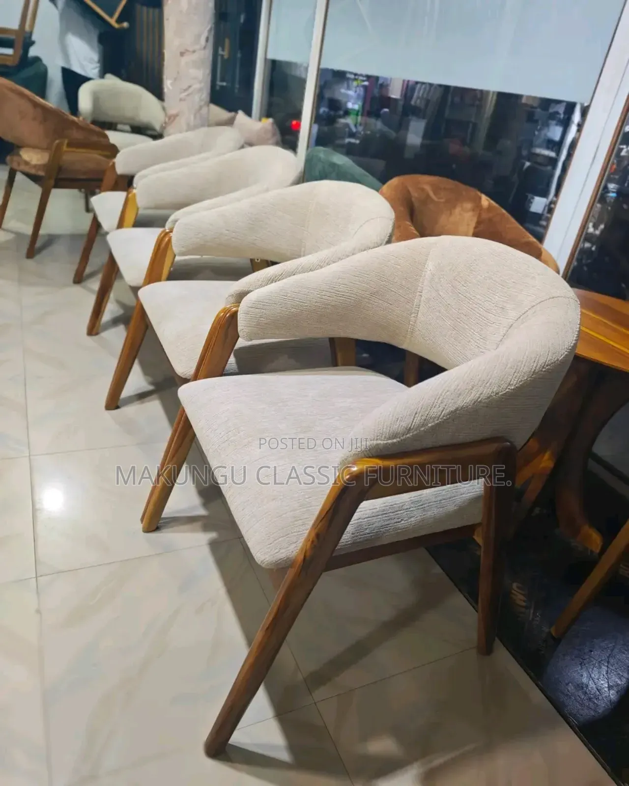 Simple Armchair Mbao Ni Mtiki