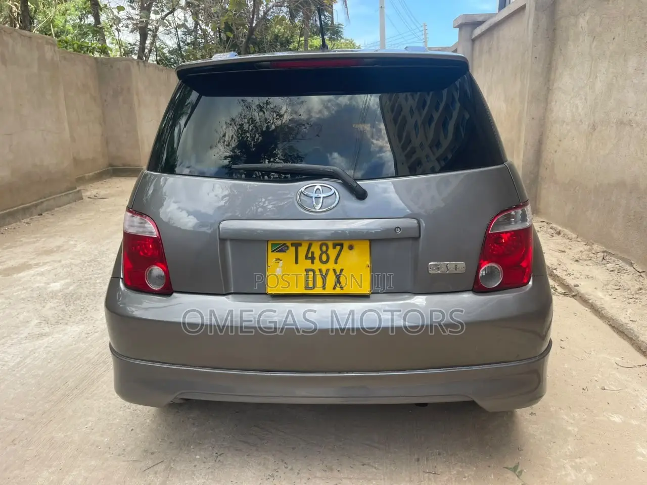 Toyota IST 2004 Gray