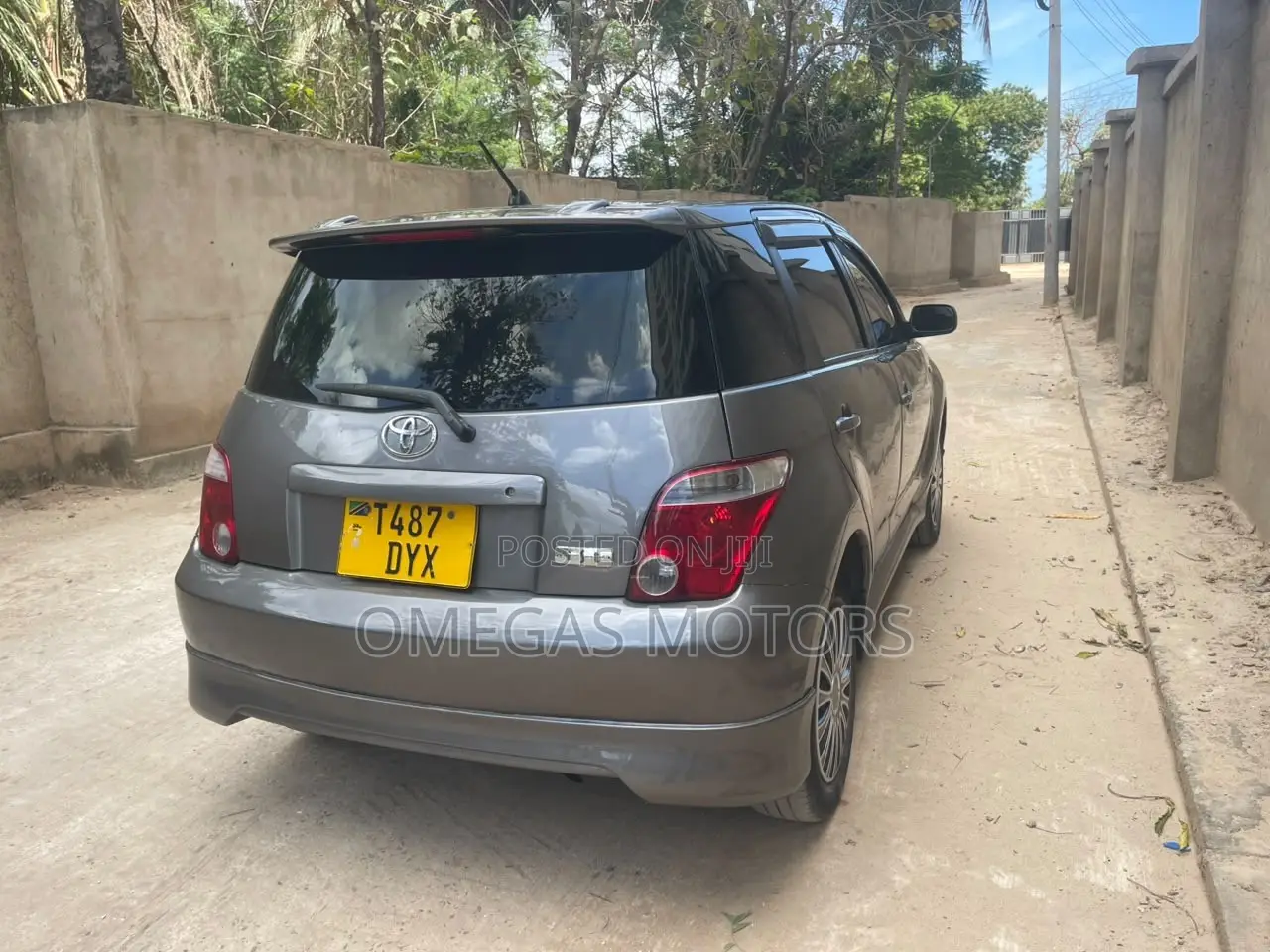 Toyota IST 2004 Gray