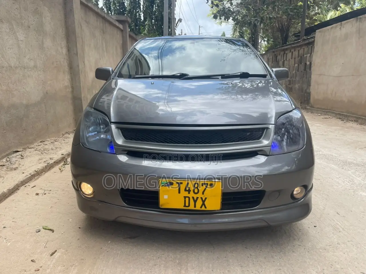 Toyota IST 2004 Gray
