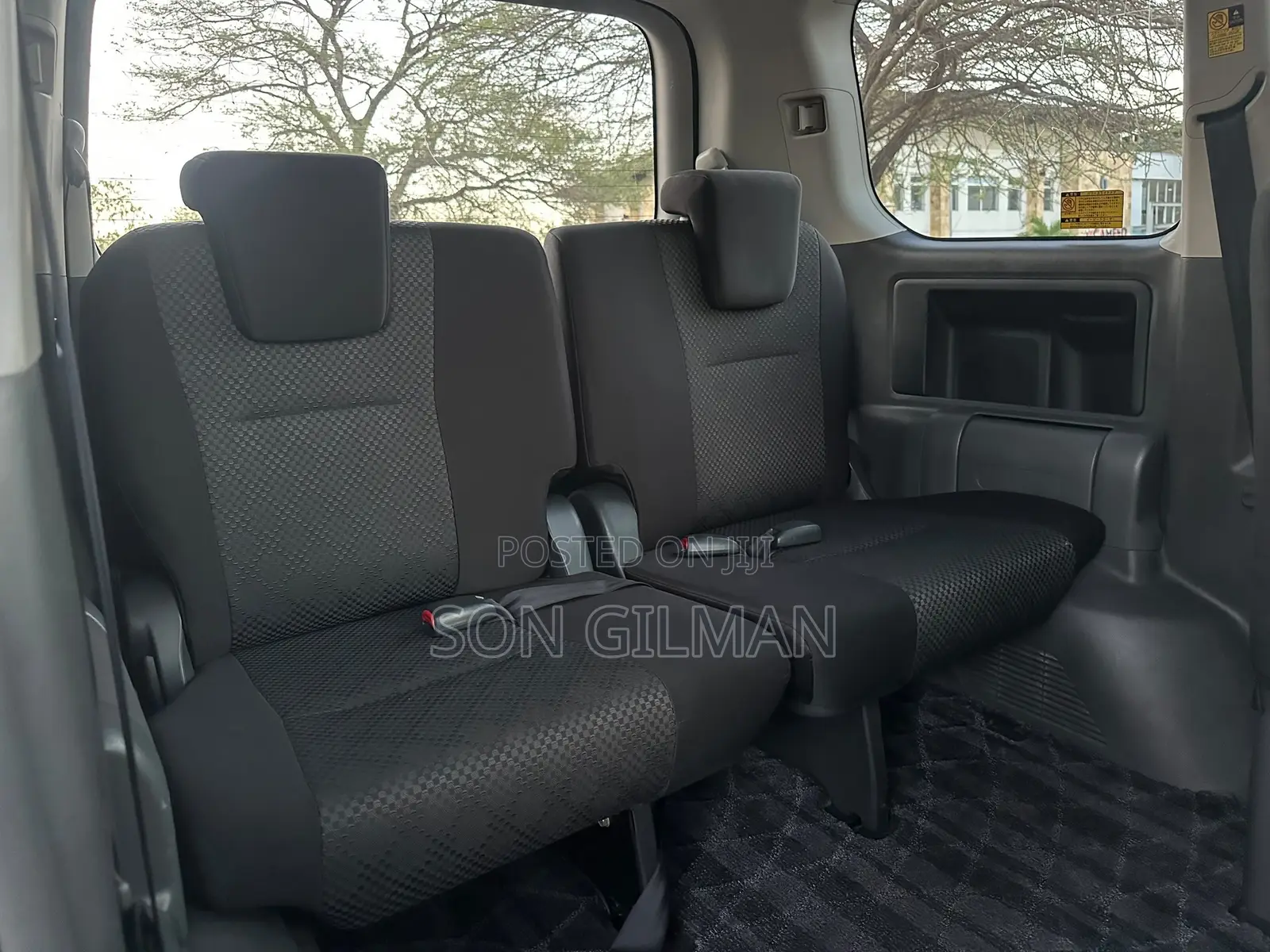 Toyota Noah 2010 White
