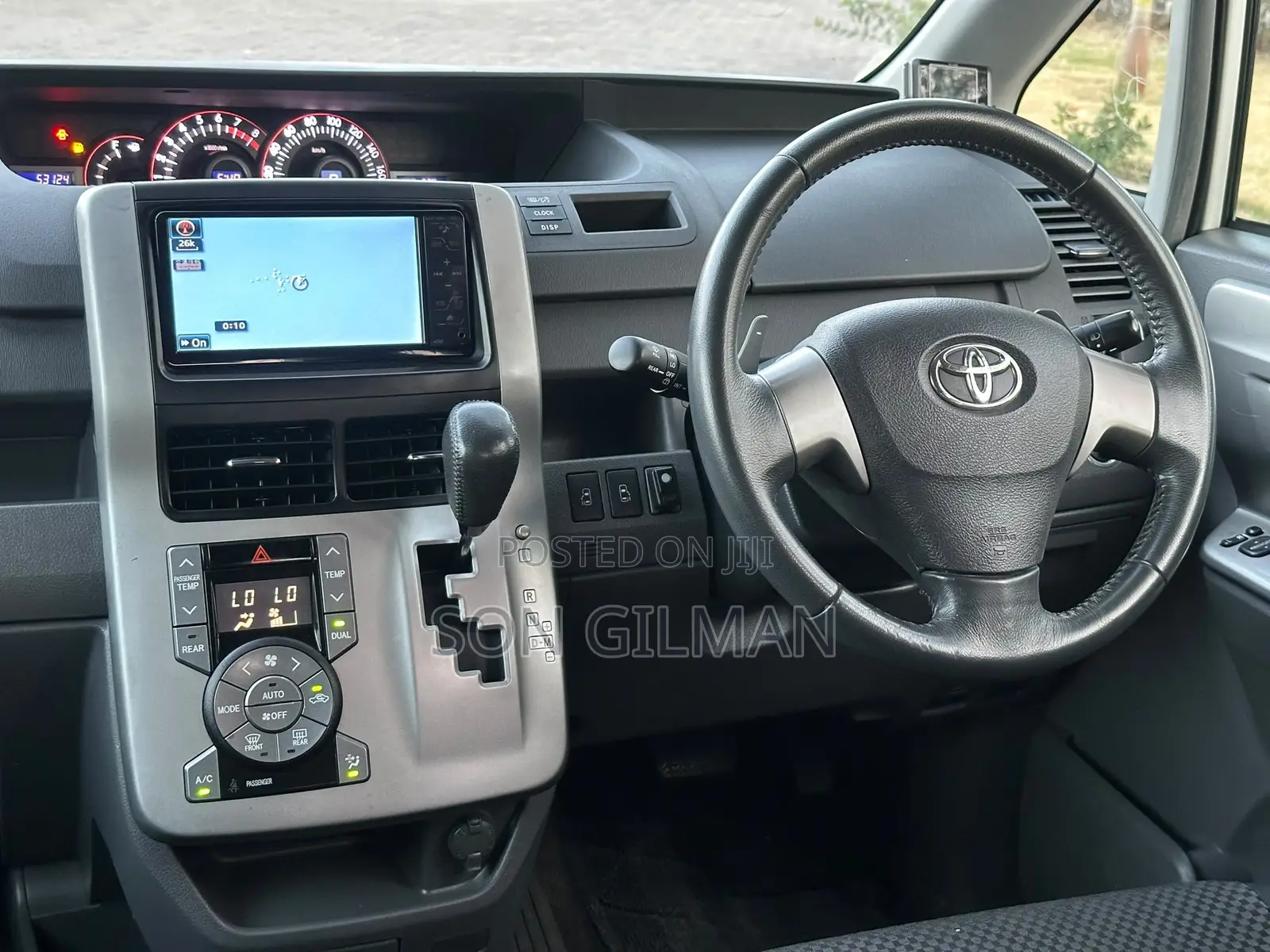 Toyota Noah 2010 White