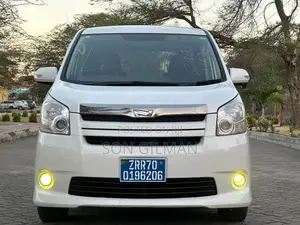 Toyota Noah 2010 White