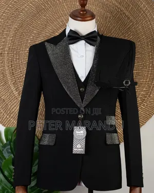 Nyeusi Ya Kifalme Yenye Nakshi Za Kumeremeta (Black Luxury Tuxedo)