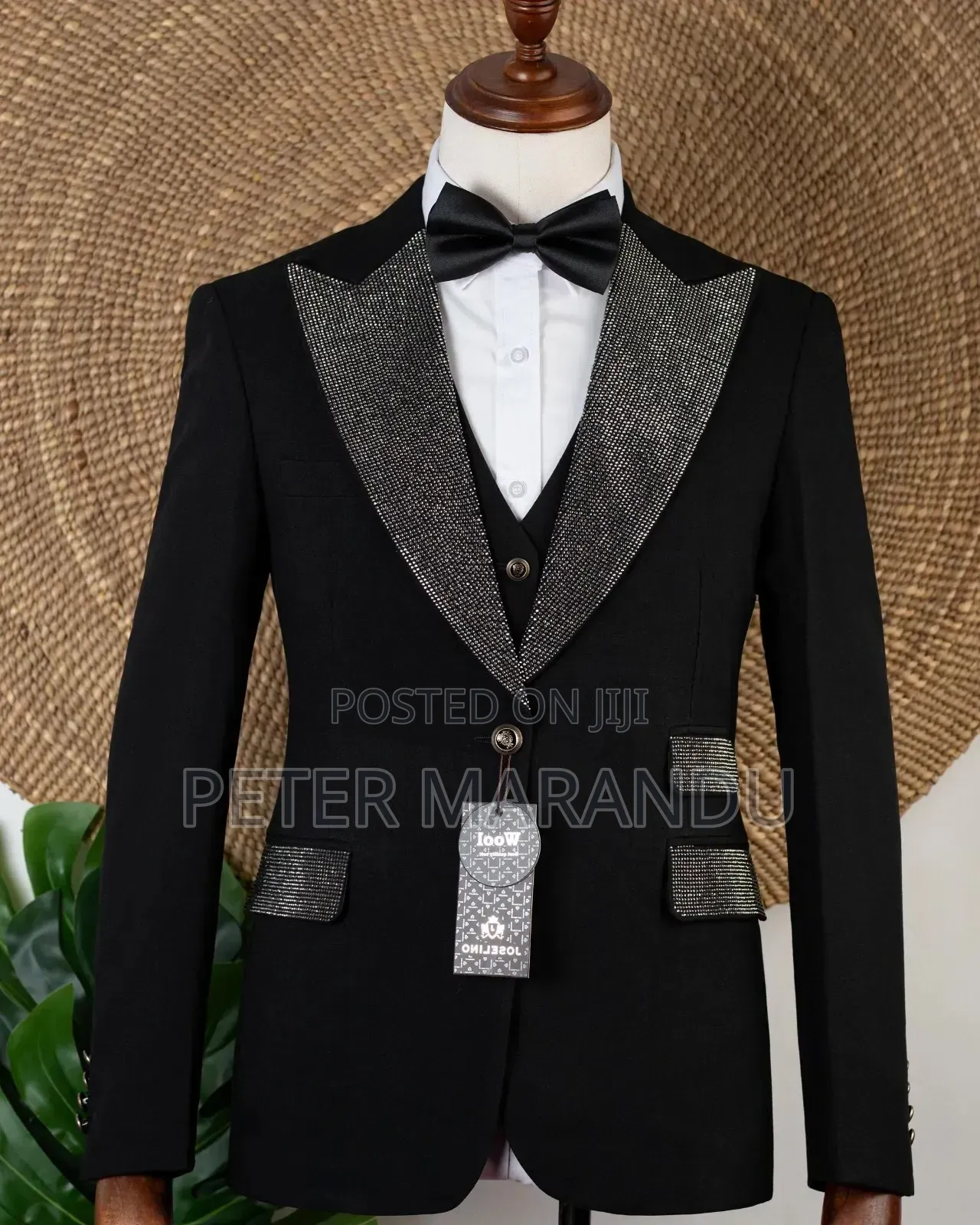 Nyeusi Ya Kifalme Yenye Nakshi Za Kumeremeta (Black Luxury Tuxedo)