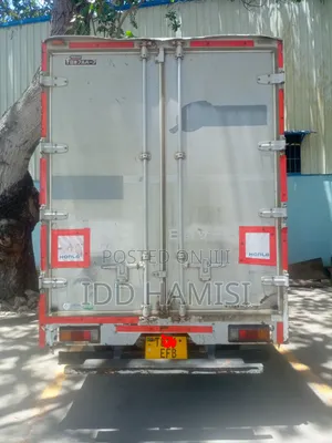 Mitsubishi Canter 2015 White
