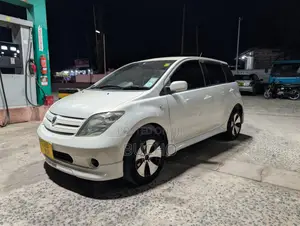 Toyota IST 2005 White
