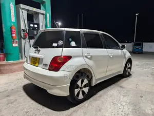 Toyota IST 2005 White