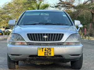 Toyota Harrier 2000 Silver