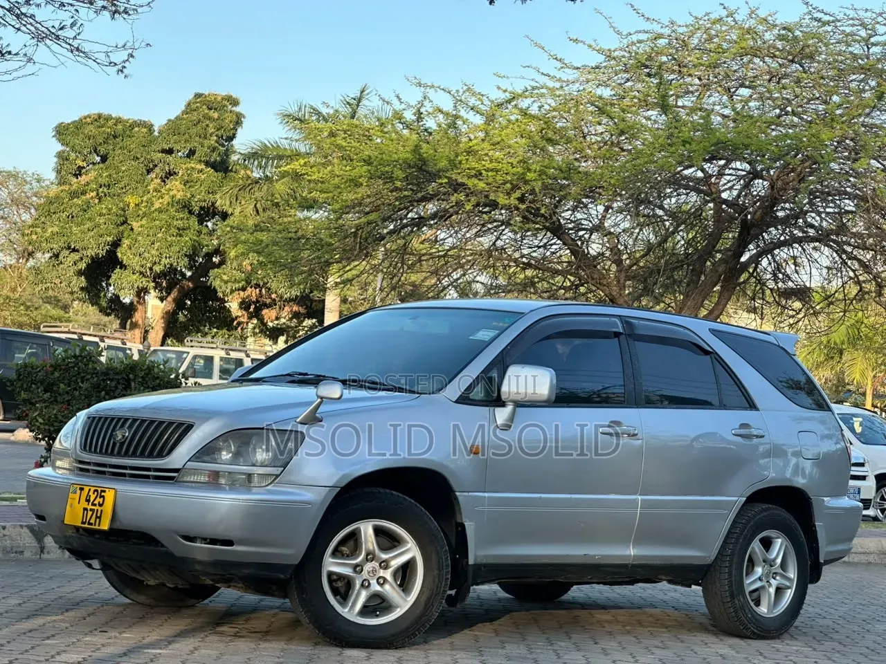 Toyota Harrier 2000 Silver