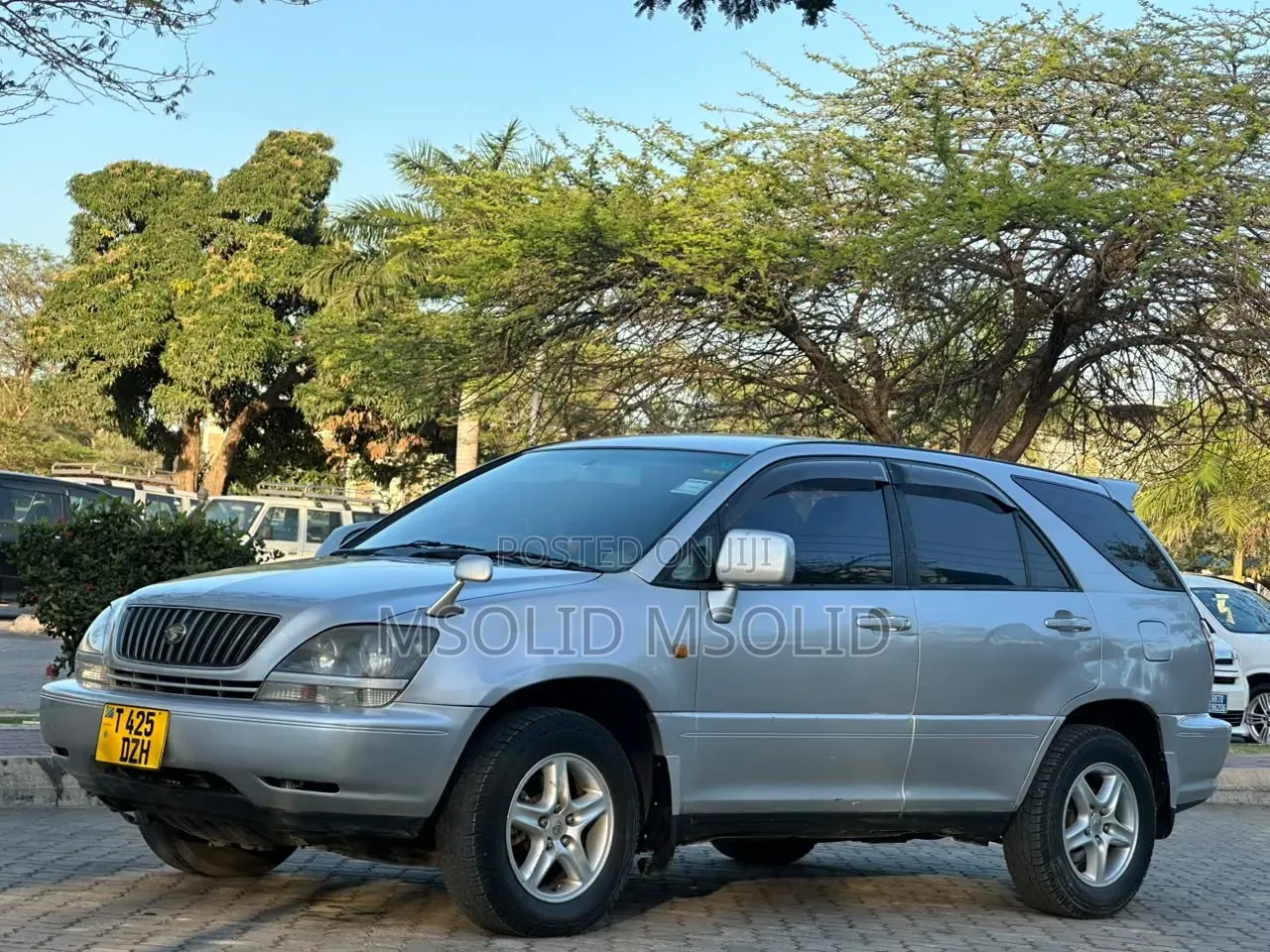 Toyota Harrier 2000 Silver