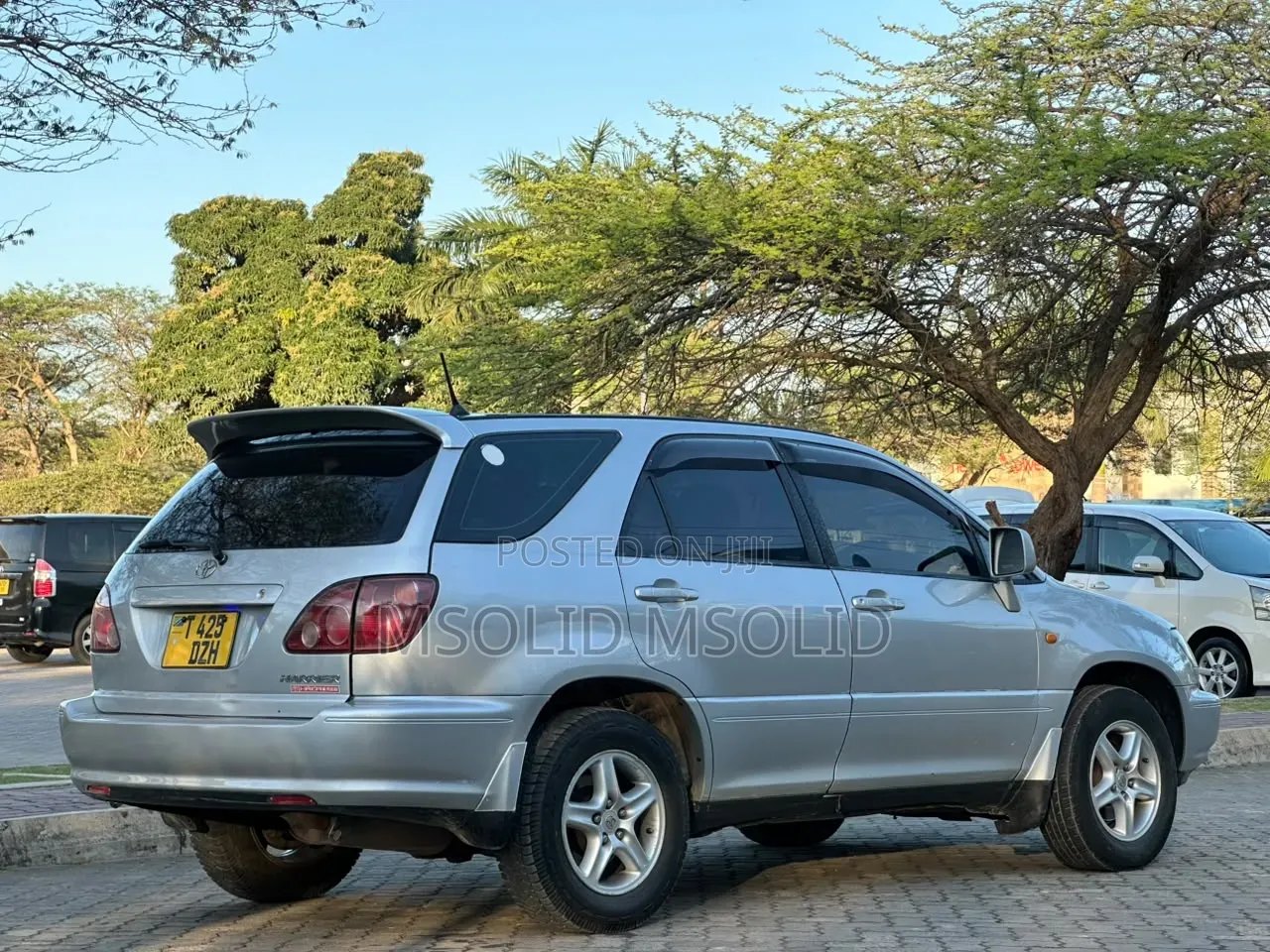 Toyota Harrier 2000 Silver
