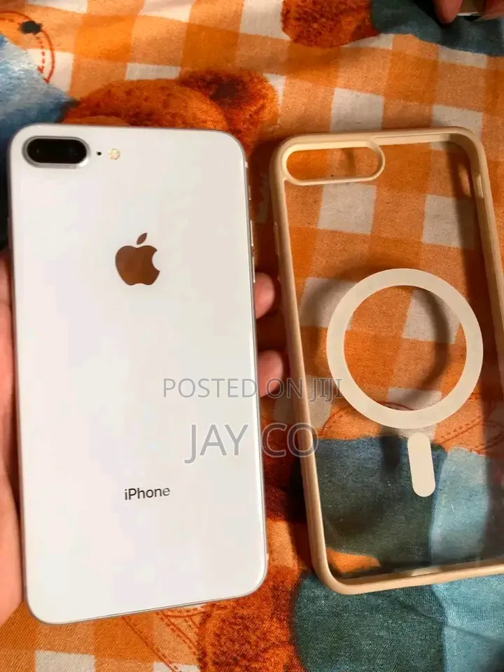 Apple iPhone 8 Plus 64 GB White