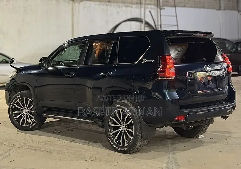 Toyota Land Cruiser Prado 2.8 2019 Blue