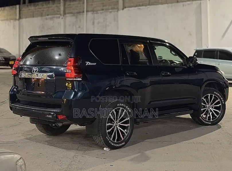 Toyota Land Cruiser Prado 2.8 2019 Blue
