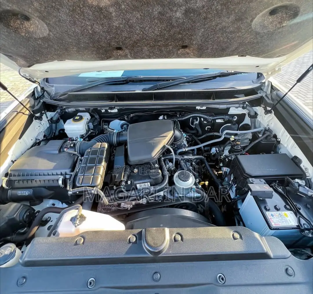 Toyota Land Cruiser Prado 2022 White